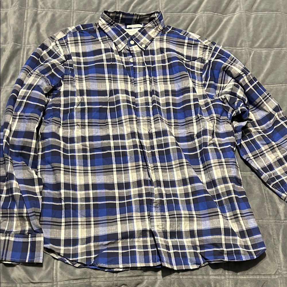 Old Navy Men's Blue and White Plaid Shirt